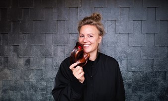 Dec10 KZ Troupe Courage Harlekino F Sacha Muller PF Banner